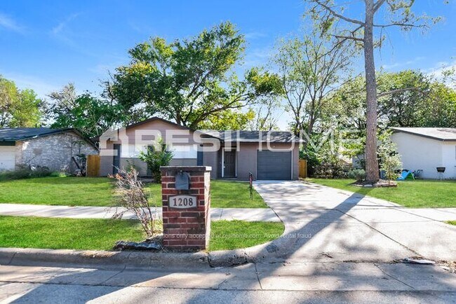 Building Photo - 1208 Janann Avenue