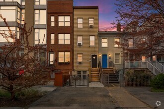 Building Photo - 325.5 4th St