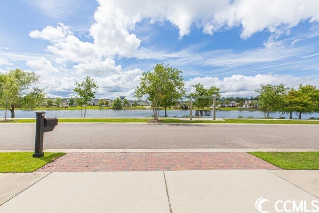 Building Photo - 1749 Paddington St