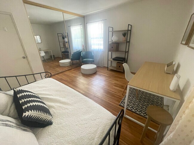 Room #2 (single occupant only) - 5825 Bowcroft St