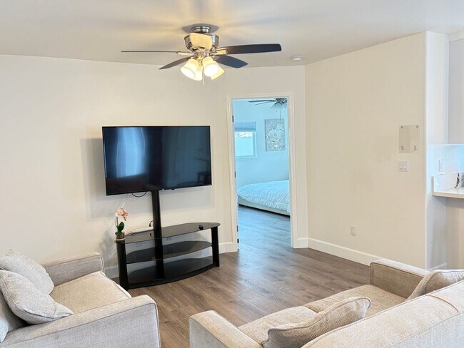 Foto del edificio - Large 5 Bedroom Home