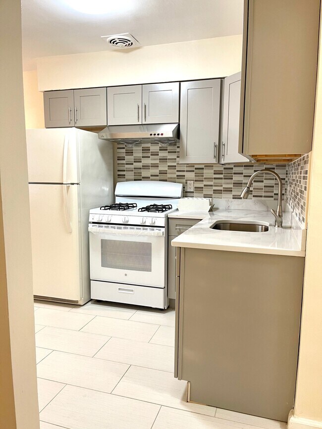 Foto del edificio - 1806 E 53rd St