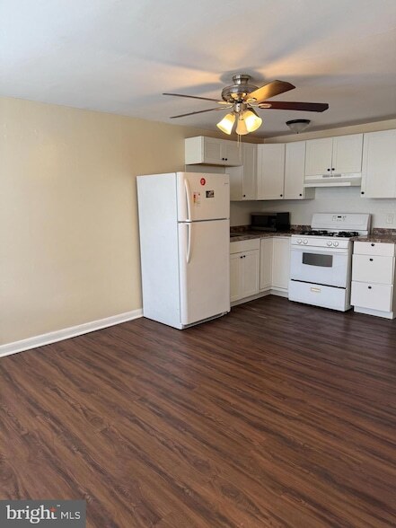 Foto del edificio - 7122 Clinton Rd