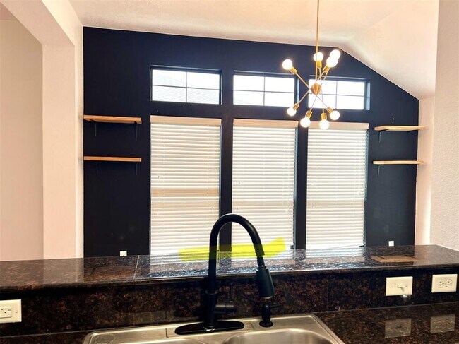 Foto del edificio - 15405 Baker Meadow Loop