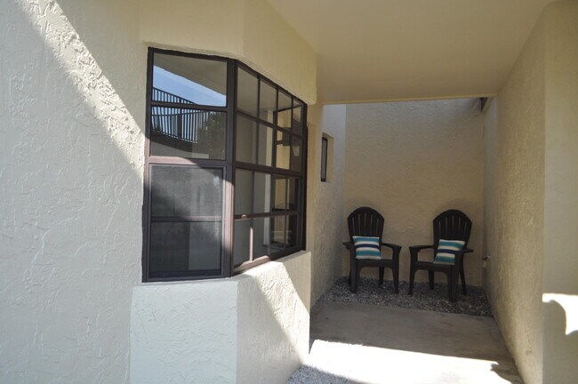 Building Photo - 165 Seawind Dr