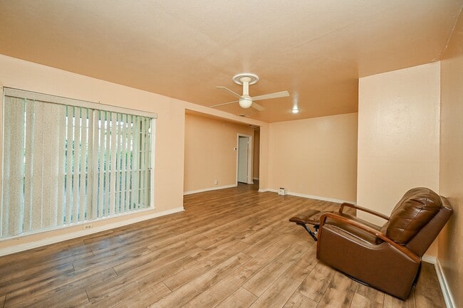 Foto del edificio - 10302 Woodwind Dr