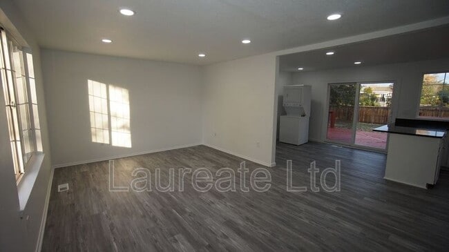 Foto del edificio - 15559 E Bates Ave