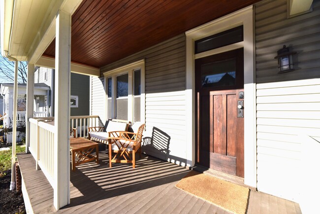 Building Photo - 240 E Duncan St