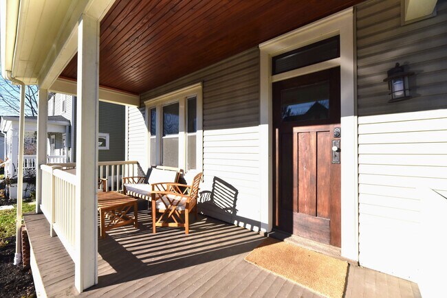 Foto del edificio - 240 E Duncan St