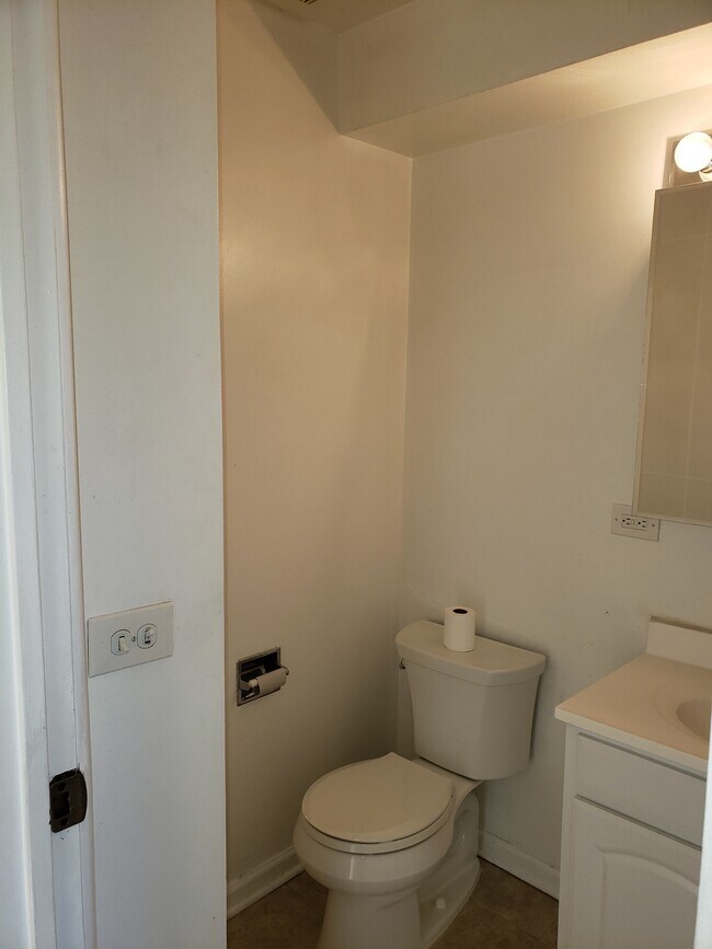 Building Photo - 9622 Bianco Ter