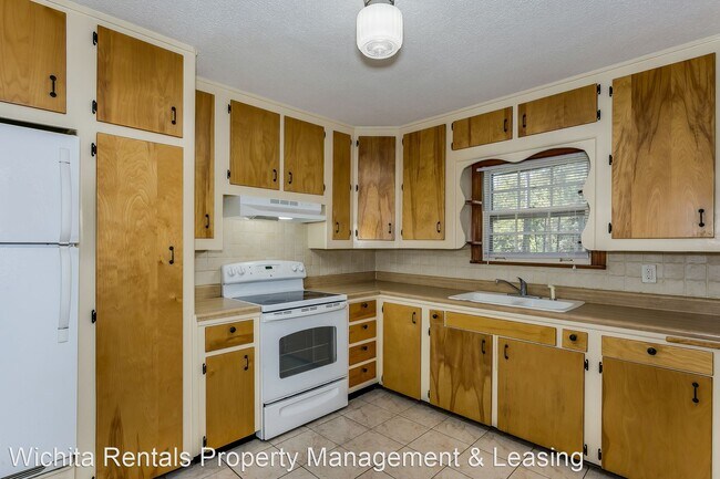 Foto del edificio - 2 br, 2 bath House - 651 S. Rutan - 651 S....