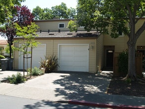 Building Photo - 6542 Pioneer Ln