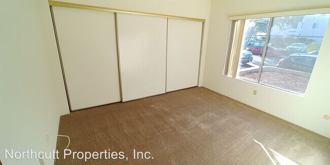 Foto del edificio - 7484 Armstrong Pl