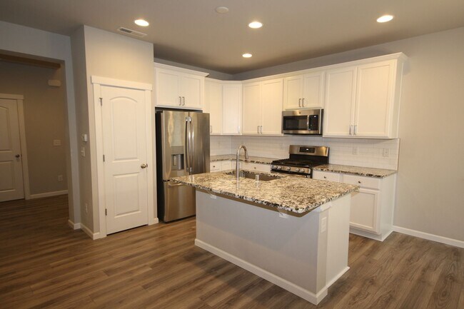 Foto del edificio - Beautiful Edgewood Home You Will Not Want To Miss!