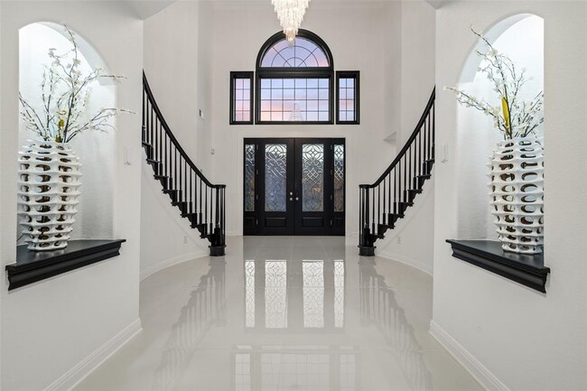 Building Photo - 4415 Lago Viento