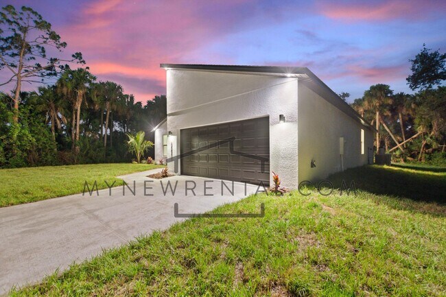 Building Photo - 3327 Trapper Ln