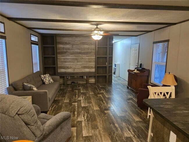 Foto del edificio - 2727 Finkle Hill Rd