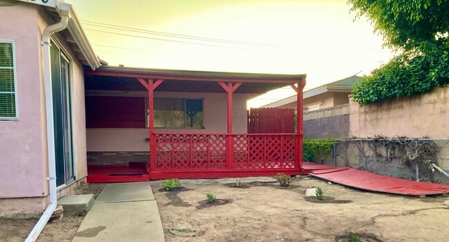 Foto del edificio - 4640 Clairemont Dr