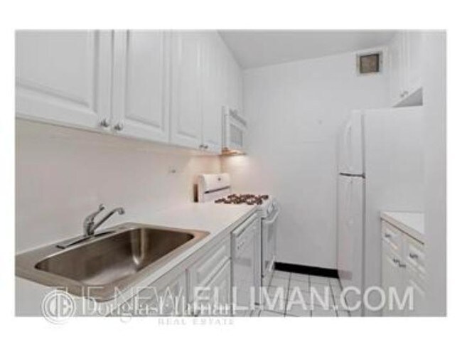 Foto del edificio - 43 W 70th St