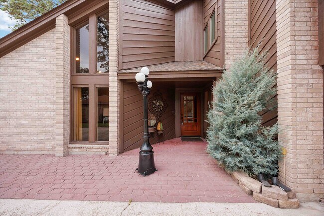 Foto del edificio - 7310 Hickory Ln