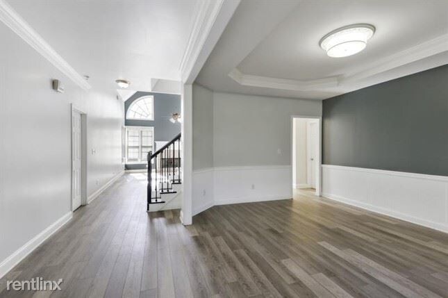 Building Photo - 4 br, 3 bath House - 5611 Woolwich Lane Nw
