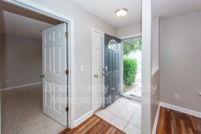 Building Photo - 1307 Apex Ln