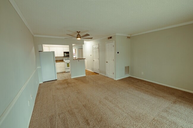 Foto del edificio - 301 Harbor Heights Dr