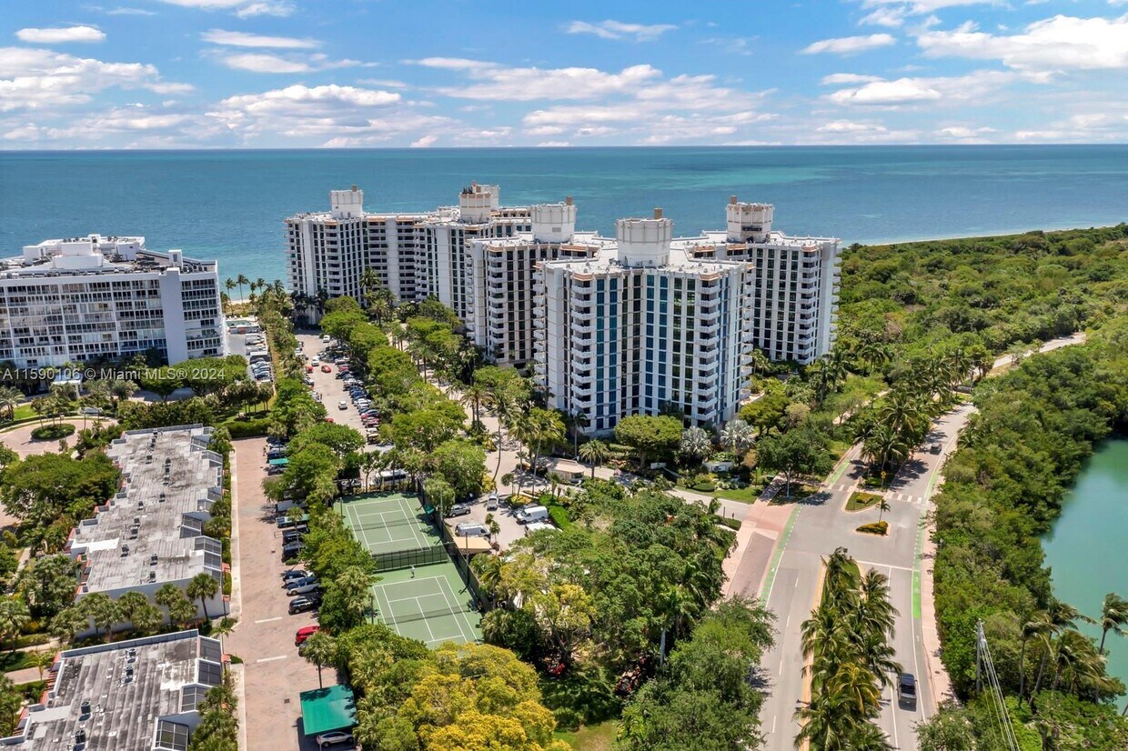 1121 Crandon Blvd Unit E1206, Key Biscayne, FL 33149 Condo for Rent