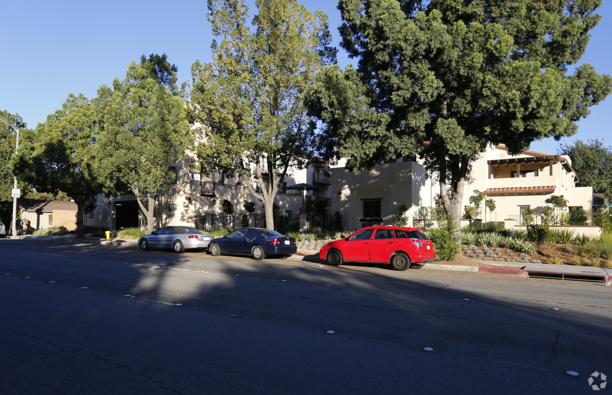 Building - Mar Vista Apartments