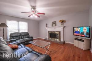 Building Photo - 4 br, 2 bath House - 1101 Laurel Hill Rd