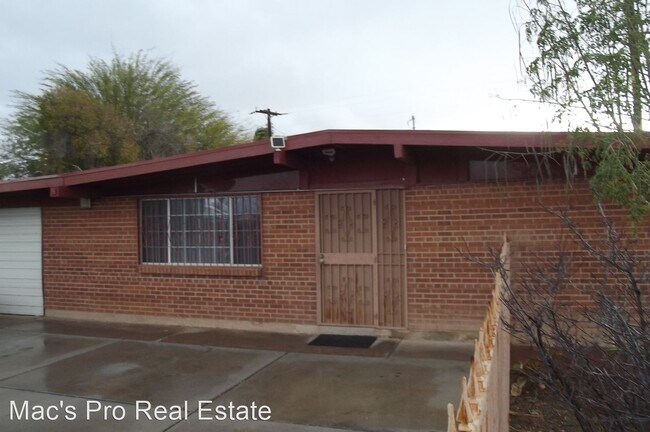 Foto del edificio - 4 br, 2.5 bath House - 4400 N. Jay Avenue