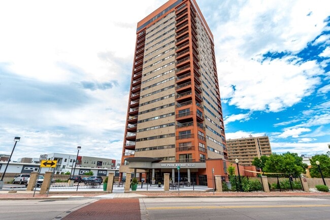 Available NOW! 1 Bedroom 1 Bath Beautiful Condo in Denver! - Available NOW! 1 Bedroom 1 Bath Beautiful Condo in Denver!