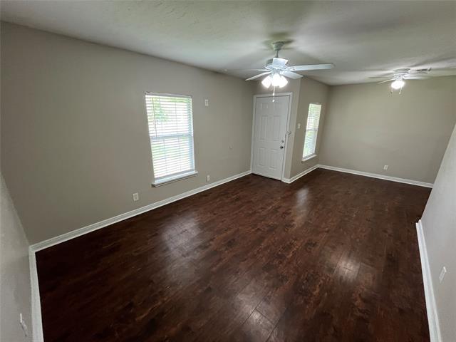 Foto del edificio - 11608 Lippitt Ave