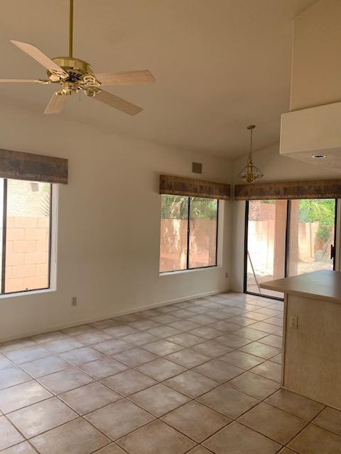 Foto del edificio - HOUSE FOR RENT