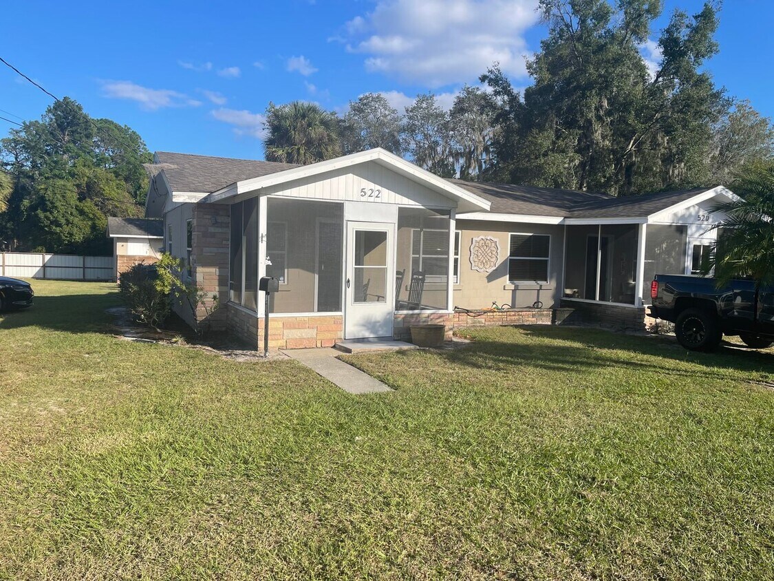 520 N Disston Ave Unit 522, Tavares, FL 32778 Room for Rent in