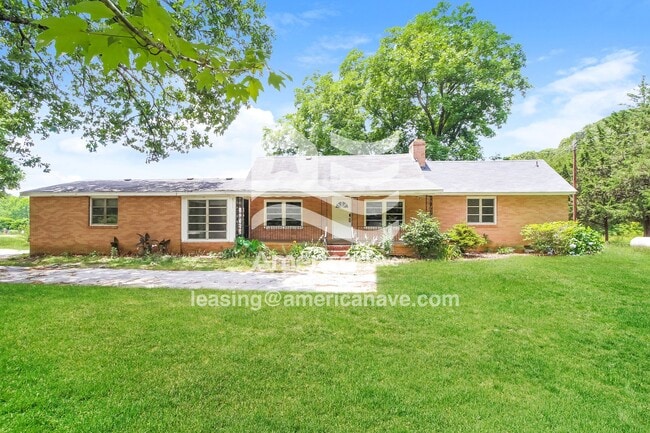 Building Photo - 1711 Holliday Dam Rd