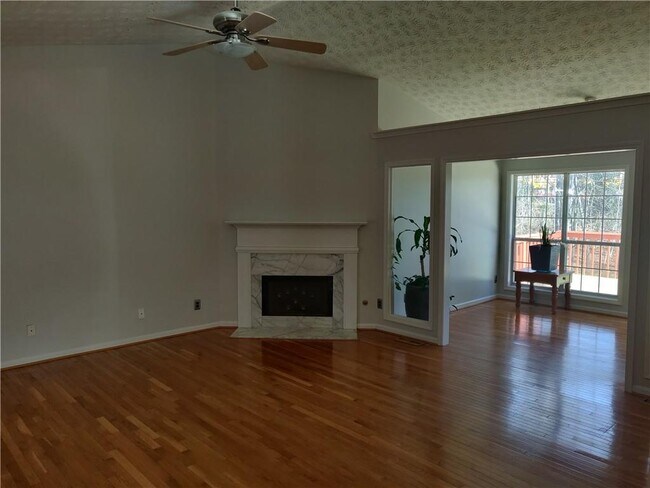 Building Photo - 32 St Aurics Dr
