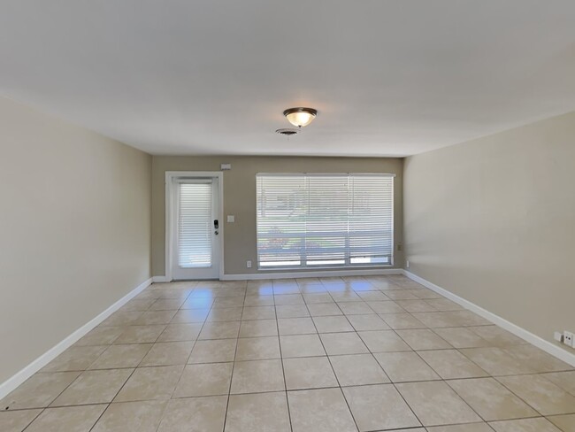 Building Photo - 2181 Imperial Point Dr