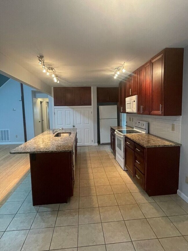 Foto del edificio - Modern Open Floor Plan with Expansive Great Room!