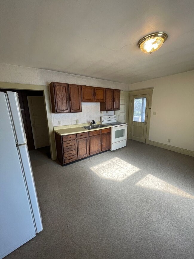 Building Photo - 723-723 1/2 South St