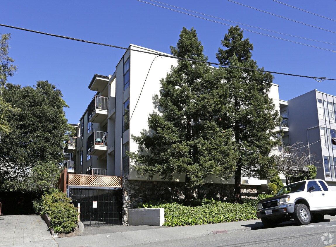 Primary Photo - 322 Monte Vista Ave