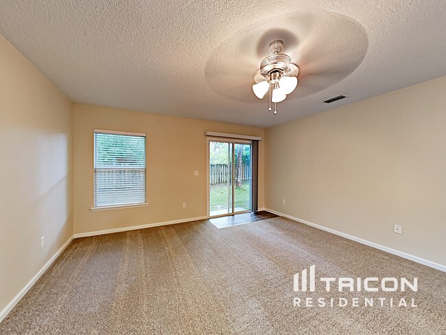 Building Photo - 161 Buck Run Way