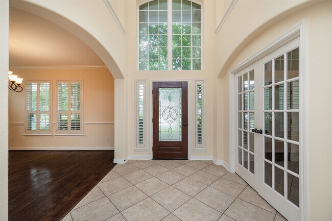 Building Photo - 14103 Park Antique Ln