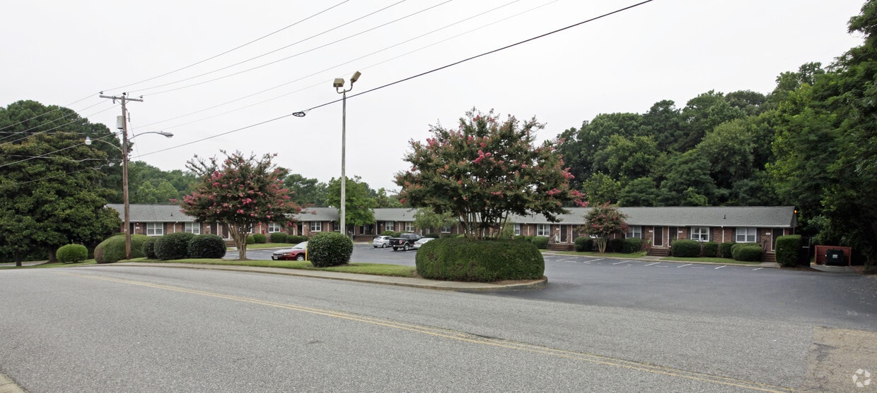 Primary Photo - Spring Road Apartments