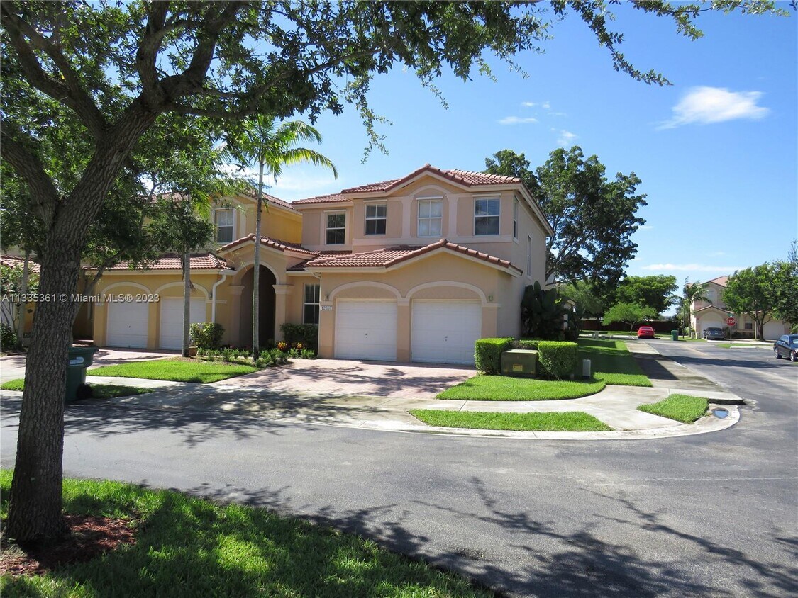 Primary Photo - 12388 SW 125th St