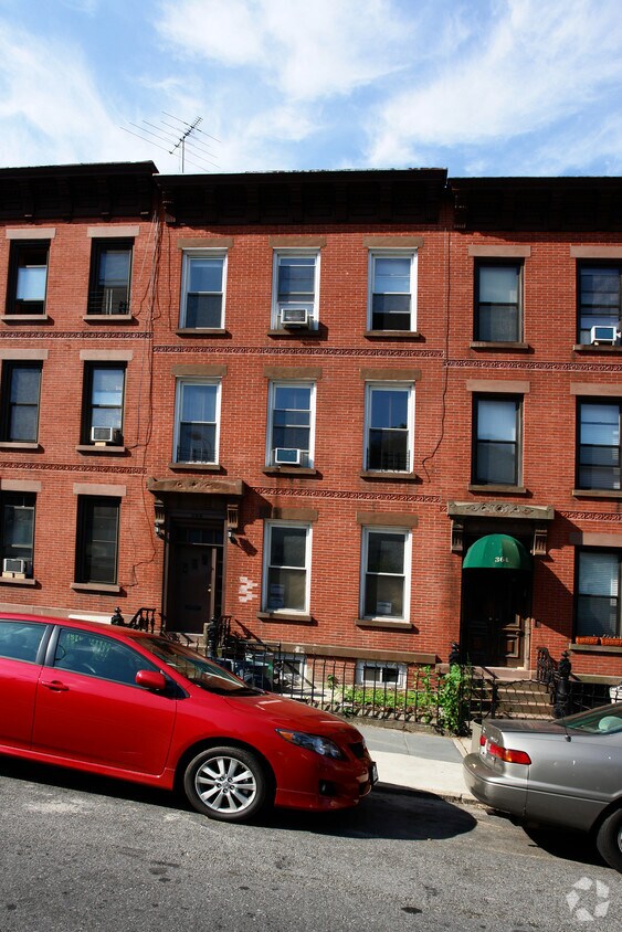 Building Photo - 366 13th St