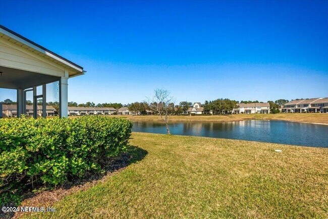 Foto del edificio - 6332 Autumn Berry Cir