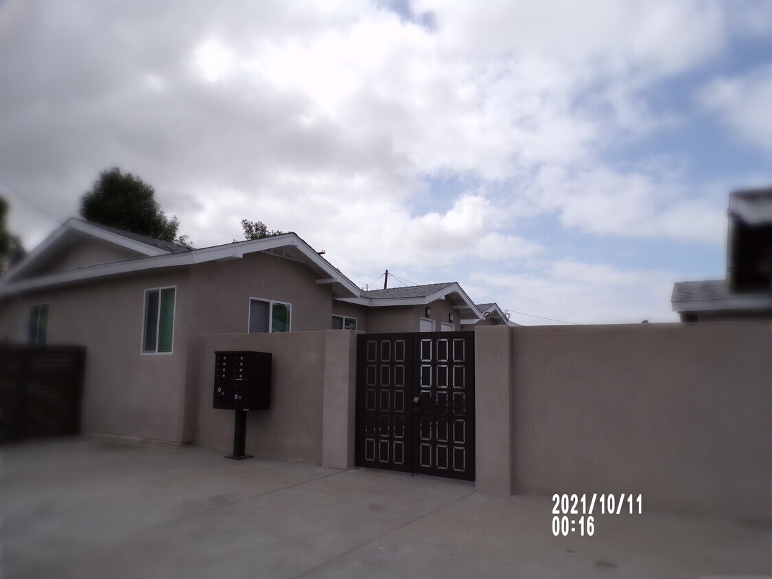 Primary Photo - 204 54th St