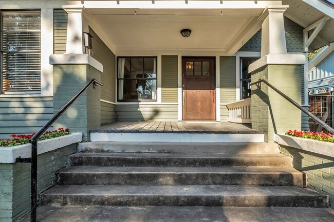 Foto del edificio - 2608 Hopkins St