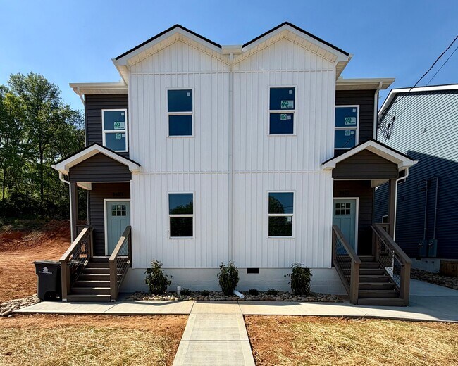 Building Photo - 3425 Garden Dr